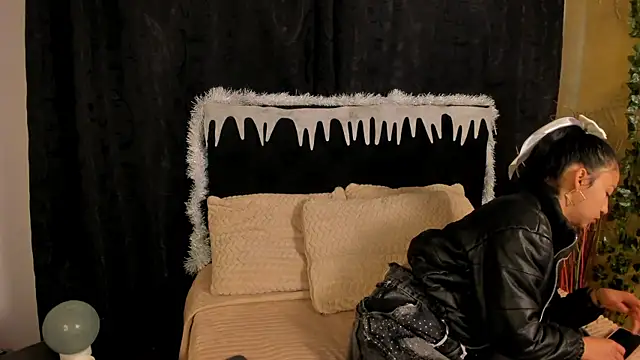 Snapshot of Tiffany_Nm chatting on December 2025 01:20:02 PM Tiffany Nm online show from December 2025 01:20:02 PM