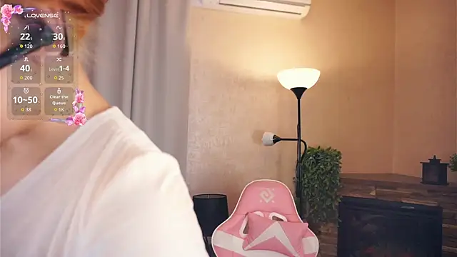 Snapshot of VerniceEngelking chatting on October 2025 06:03:02 AM VerniceEngelking online show from October 2025 06:03:02 AM