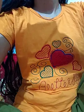 Snapshot of maya-Couple19 chatting on October 2025 06:09:01 PM maya-Couple19 online show from October 2025 06:09:01 PM