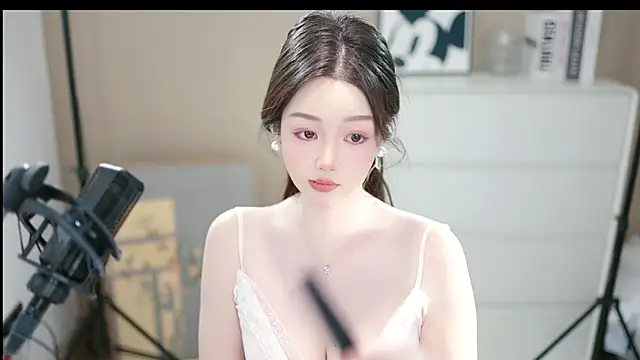 abbyli12 online show from December 2025 02:55:01 PM