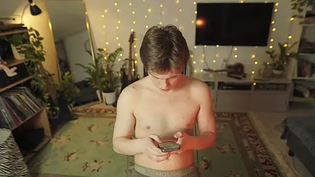 RusBradPitt online show from March 2026 03:39:01 PM