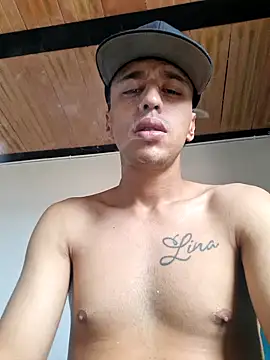 Snapshot of Santi2323xxX chatting on July 2026 05:29:02 PM Santi2323xxX online show from July 2026 05:29:02 PM