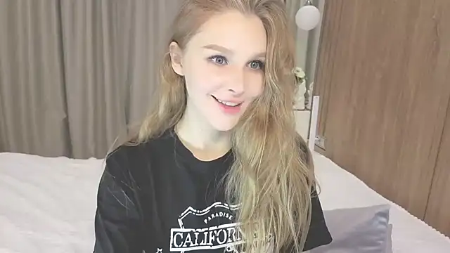 Snapshot of Brigitte_Bardot chatting on October 2025 04:44:01 AM Brigitte Bardot online show from October 2025 04:44:01 AM