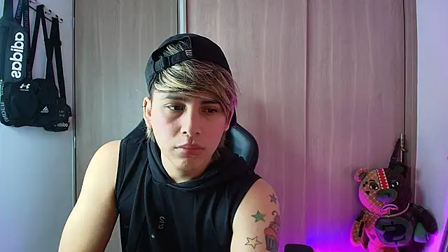 brunothompson3 online show from September 2025 11:19:01 PM