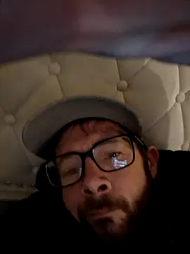 Snapshot of mikewills35loveme chatting on December 2025 11:20:02 PM mikewills35loveme online show from December 2025 11:20:02 PM