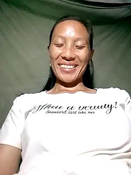 Lisa pusy online show from October 2025 12:15:02 PM