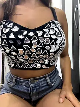 Snapshot of layra_9900 chatting on October 2025 05:30:02 PM layra 9900 online show from October 2025 05:30:02 PM