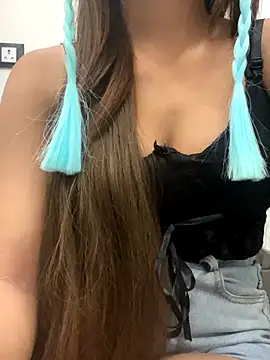 Snapshot of layra_9900 chatting on November 2025 07:36:02 PM layra 9900 online show from November 2025 07:36:02 PM