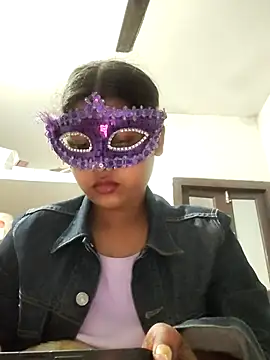 Snapshot of layra_9900 chatting on December 2025 08:14:02 PM layra 9900 online show from December 2025 08:14:02 PM