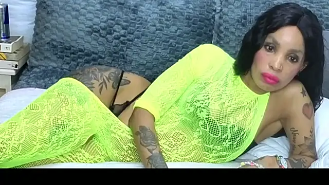 Snapshot of CaramelNatashaxx chatting on December 2025 04:24:01 PM CaramelNatashaxx online show from December 2025 04:24:01 PM