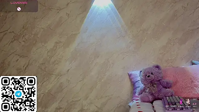 Aurora Bennet online show from April 2026 04:57:01 AM