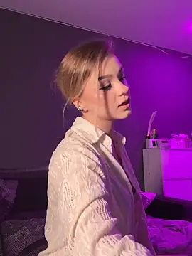 Snapshot of VelvetRush_ chatting on October 2025 04:39:02 PM VelvetRush  online show from October 2025 04:39:02 PM