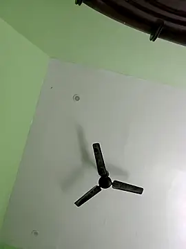 AnanyaKapoor89 online show from November 2025 06:25:02 AM