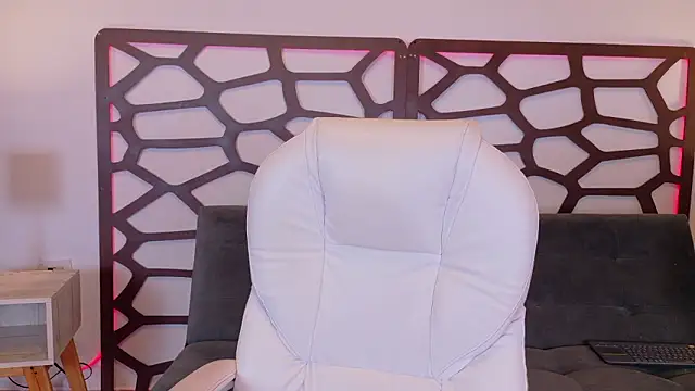 kloe bella online show from February 2026 12:34:01 PM