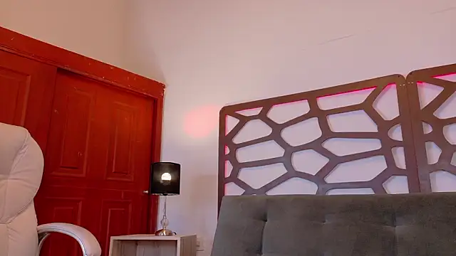 kloe bella online show from February 2026 12:39:02 PM