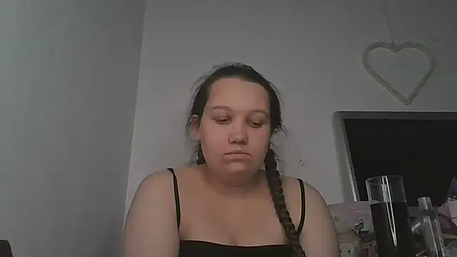 lu official1 online show from November 2025 05:24:02 PM