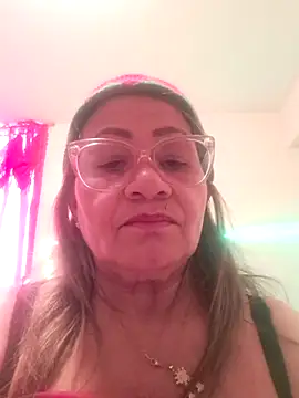 Snapshot of Vickysweeeettt chatting on December 2025 06:35:02 PM Vickysweeeettt online show from December 2025 06:35:02 PM