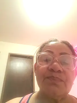 Snapshot of Vickysweeeettt chatting on December 2025 02:45:02 PM Vickysweeeettt online show from December 2025 02:45:02 PM