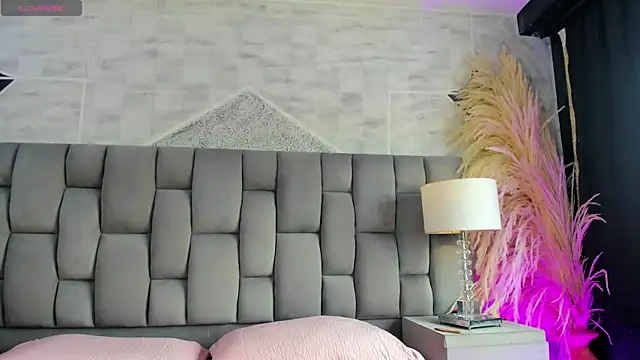 Snapshot of PauliinaBelle_ chatting on June 2026 01:53:02 PM PauliinaBelle online show from June 2026 01:53:02 PM