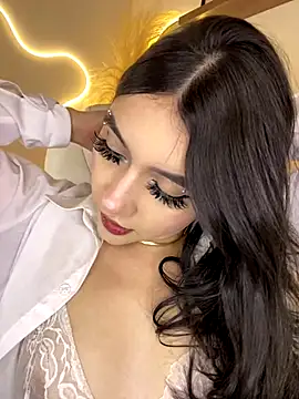 Zoe Serrat online show from December 2025 12:53:02 PM