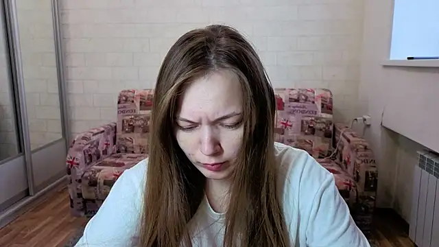 Snapshot of AlisaWyn chatting on November 2025 04:57:02 AM AlisaWyn online show from November 2025 04:57:02 AM