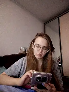 Snapshot of AlisaWyn chatting on March 2026 02:07:02 AM AlisaWyn online show from March 2026 02:07:02 AM