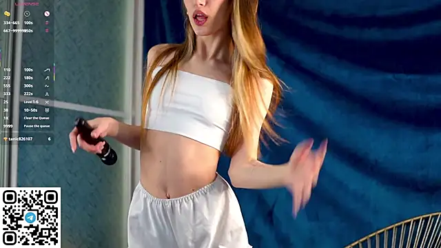 Quinavelle online show from November 2025 06:34:02 AM