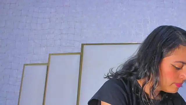 thalia888  online show from December 2025 07:43:02 PM