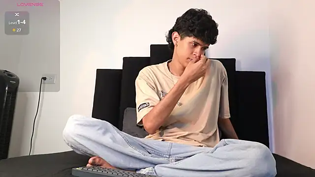 alexmark  online show from December 2025 01:06:01 PM