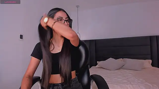 Snapshot of BonnyRose chatting on November 2025 07:39:02 PM BonnyRose online show from November 2025 07:39:02 PM