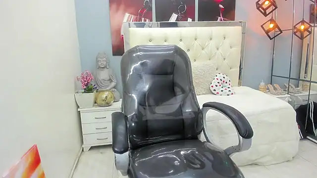 Eilish hall online show from December 2025 10:47:02 PM