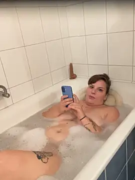 Snapshot of Debbie05 chatting on September 2025 09:03:02 PM Debbie05 online show from September 2025 09:03:02 PM