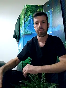 Snapshot of welcome-to-the-jungle chatting on October 2025 07:29:02 PM welcome-to-the-jungle online show from October 2025 07:29:02 PM