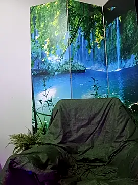 Snapshot of welcome-to-the-jungle chatting on June 2026 07:37:01 PM welcome-to-the-jungle online show from June 2026 07:37:01 PM