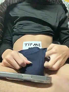 Snapshot of themloncuaem chatting on October 2025 12:50:01 PM themloncuaem online show from October 2025 12:50:01 PM