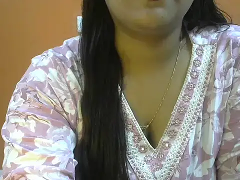 Queenxxx98 online show from December 2025 06:04:01 PM