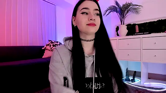 Mary Lori online show from April 2026 06:22:02 AM