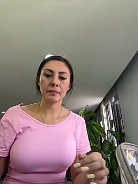 Snapshot of Isabellaa_Palacios chatting on May 2026 03:19:01 PM Isabellaa Palacios online show from May 2026 03:19:01 PM