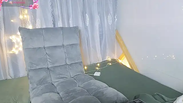 Snapshot of Jade-0906 chatting on September 2025 03:46:02 PM Jade-0906 online show from September 2025 03:46:02 PM