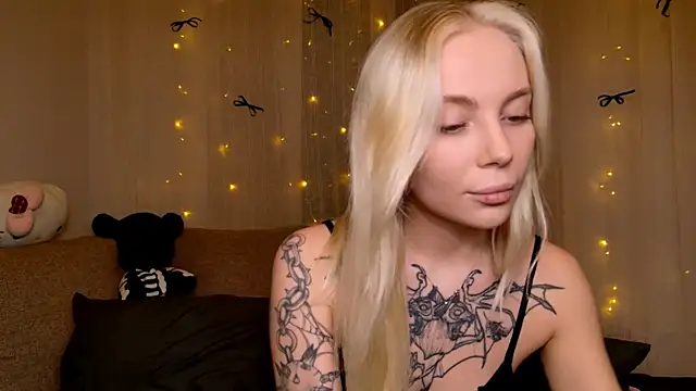 Snapshot of heymilk chatting on December 2025 06:15:02 PM heymilk online show from December 2025 06:15:02 PM