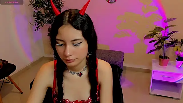 Krysten Riter online show from December 2025 01:51:01 PM