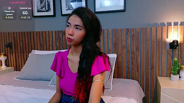 luna roja25 online show from October 2025 01:40:02 PM