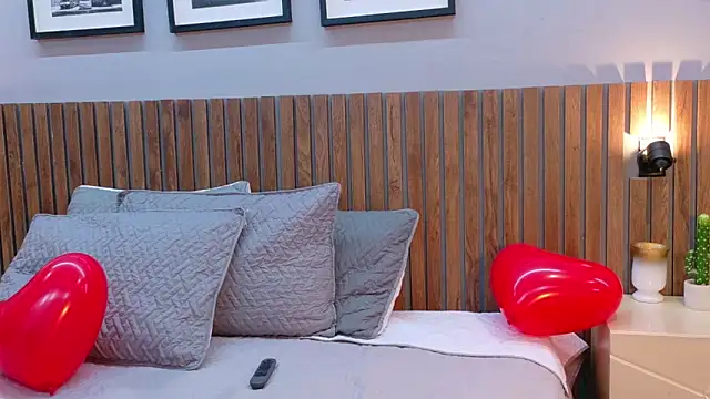 Snapshot of luna_roja25 chatting on February 2026 01:29:02 PM luna roja25 online show from February 2026 01:29:02 PM