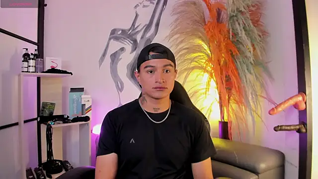 LiamDeep online show from November 2025 08:22:02 PM