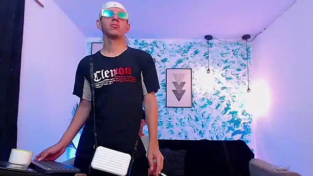 Snapshot of Marcus_and_Tony chatting on September 2025 08:10:01 PM Marcus and Tony online show from September 2025 08:10:01 PM