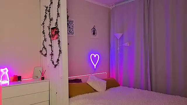 PurrrBerry online show from November 2025 05:29:02 AM