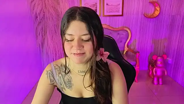Snapshot of ivy_lodge_s chatting on September 2025 08:47:02 PM ivy lodge s online show from September 2025 08:47:02 PM