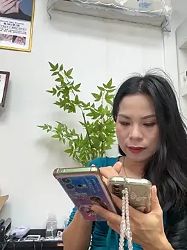 Baby-mmm online show from November 2025 04:23:01 AM