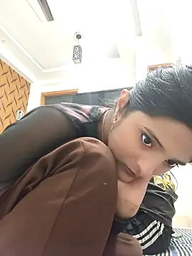 Snapshot of romantic_couple1 chatting on October 2025 12:43:02 AM romantic couple1 online show from October 2025 12:43:02 AM