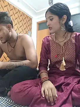 Snapshot of romantic_couple1 chatting on October 2025 12:33:02 AM romantic couple1 online show from October 2025 12:33:02 AM